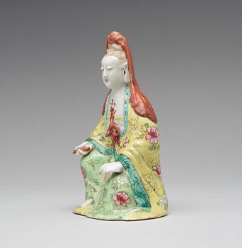 A famille rose porcelain figure of Guanyin, Qing dynasty, circa 1800.