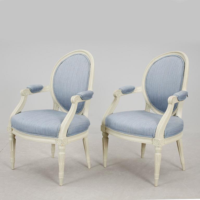 KARMSTOLAR, ett par, gustaviansk stil, 1900-tal.