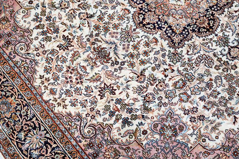Rug, silk, Kashmir, approx. 215 x 212 cm.