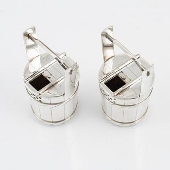 Salt- och pepparkar, ett par, sterlingsilver, Japan, 1900-talets andra hälft.