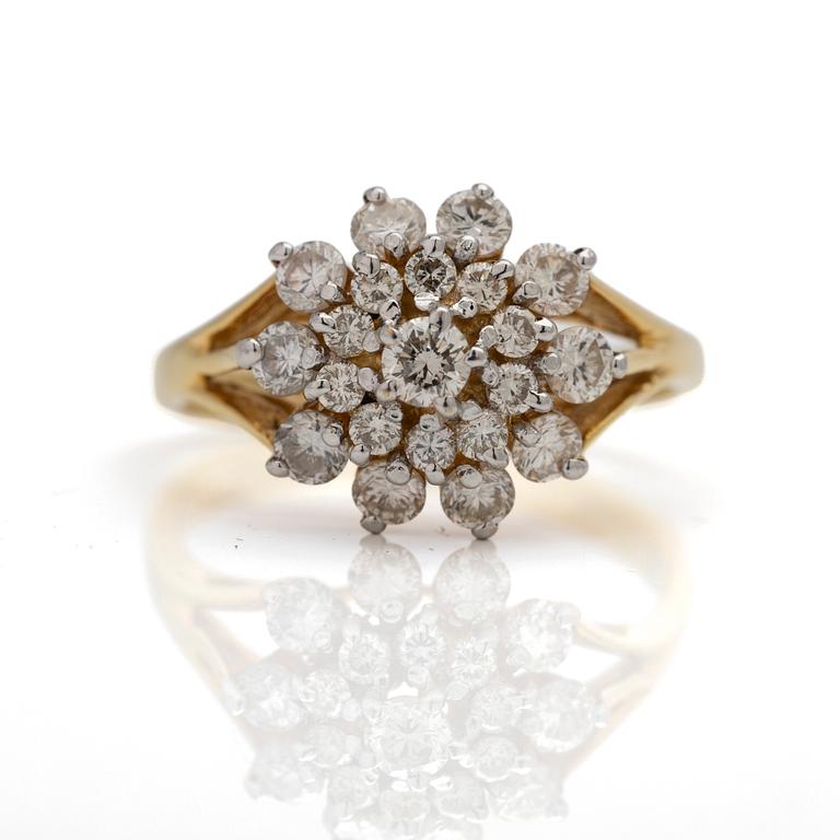 Carmoséring, 18k rött guld med briljantslipade diamanter.