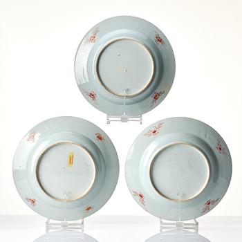 A set of three famille rose dishes, Qing dynasty, 18th century.