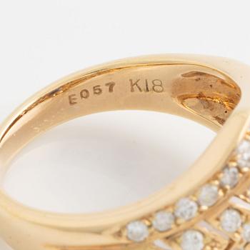 Ring with sapphire and brilliant-cut diamonds.