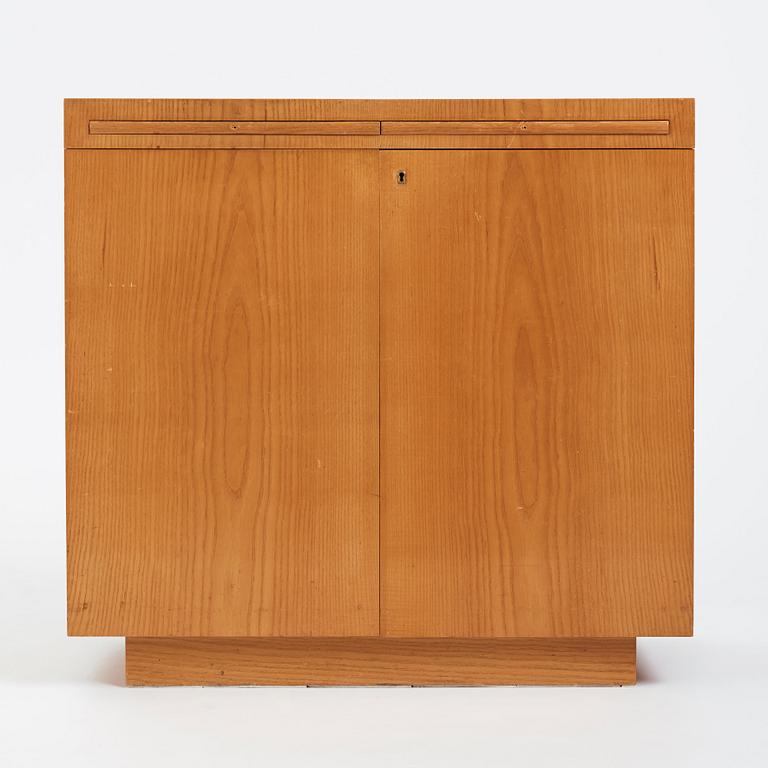 Uno Åhrén, a cabinet, cabinet maker Jörgen Andersson, Sweden, ca 1930.