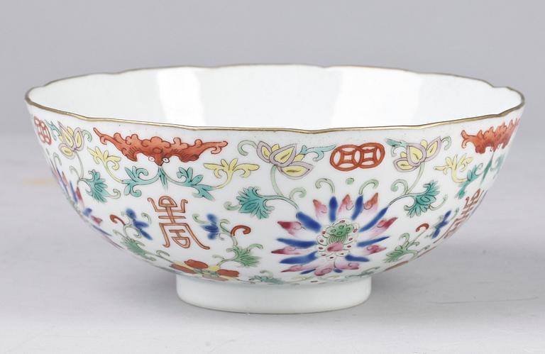 SKÅL, porslin, Kina, möjligen 1800-tal.