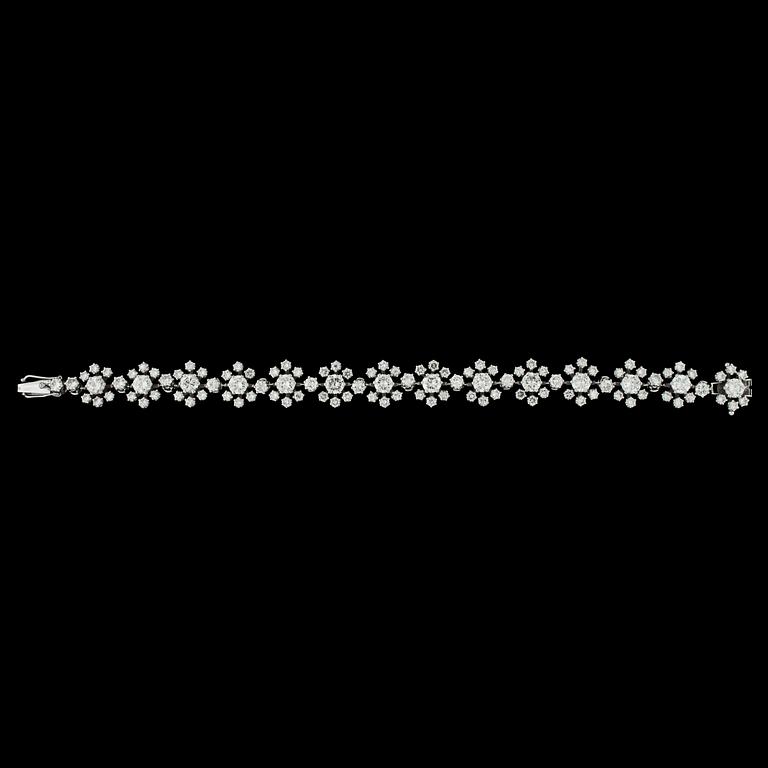 A WA Bolin brilliant cut diamond bracelet, tot. app. 6.50 cts.
