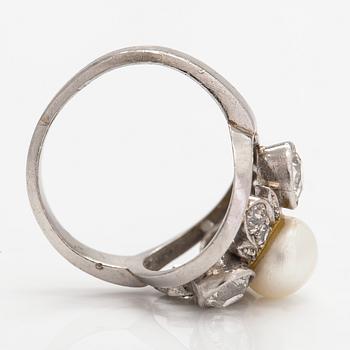 A platinumr ring with diamonds ca. 1.65 ct in total and a cultured pearl. Westerback, Helsinki.