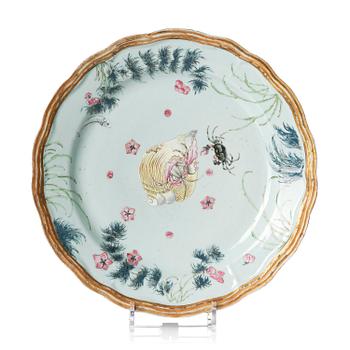 1031. A large famille rose 'hermite crab' dish, Qing dynasty, Qianlong (1736-95).