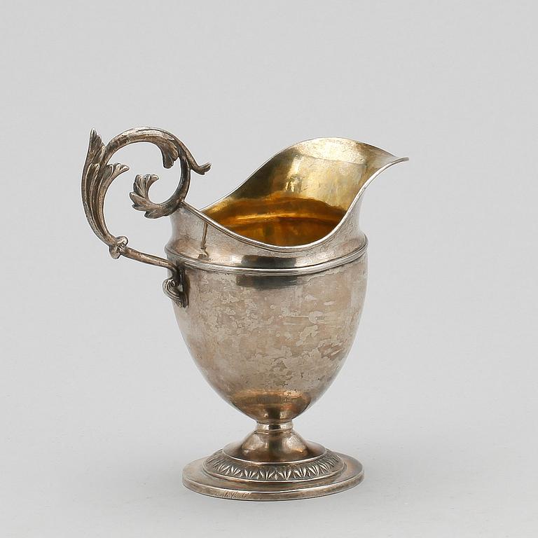GRÄDDKANNA, silver, empire, troligen Ingemar Höglund Härnösand 1824. Vikt ca 165 gram.