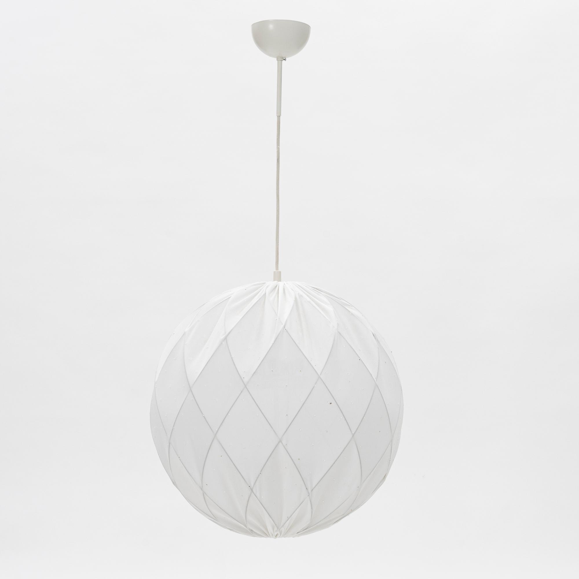 Tore Ahlsén, taklampa, "Pia-lampan", Gärsnäs.