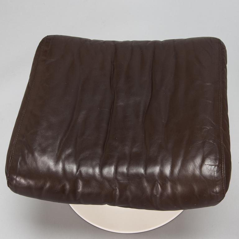 Yrjö Kukkapuro, fåtölj modell 418N och fotpall modell 812J för Haimi 1960-talets slut.