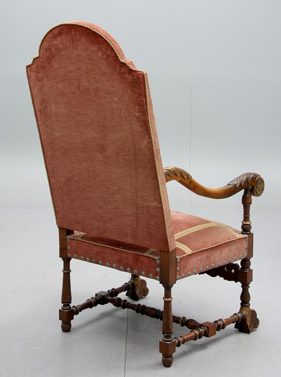 KARMSTOL, valnöt, barockstil. Omkring år 1900.
