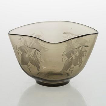 Gunnel Nyman, skål, modell 38/1081 Riihimäki Glassbruk Ab. Osignerad. Formgiven 1938.