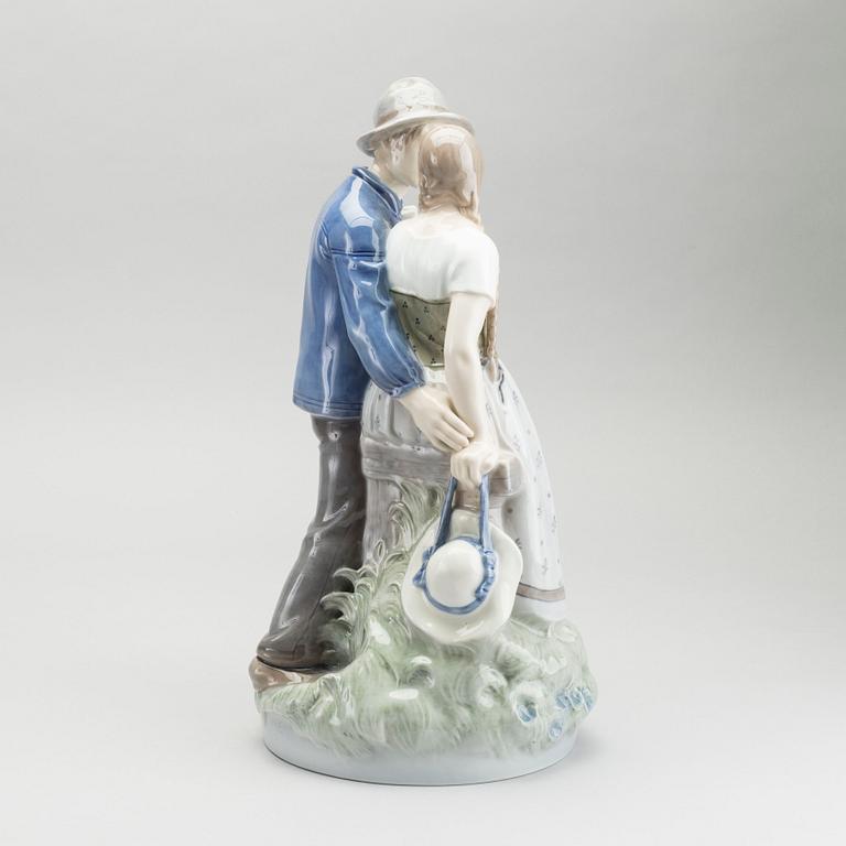 A ROYAL COPENHAGEN PORCELAIN FIGURINE.