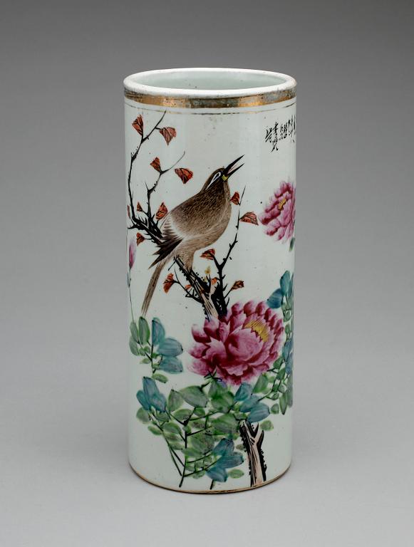 VAS, porslin, Kina, 1900-tal.