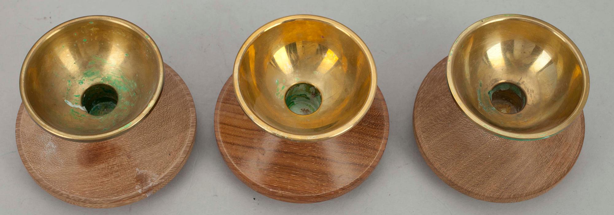 LJUSSTAKAR 3 st, teak samt mässing, design Bertel Gardberg. 1900-talets senare hälft.