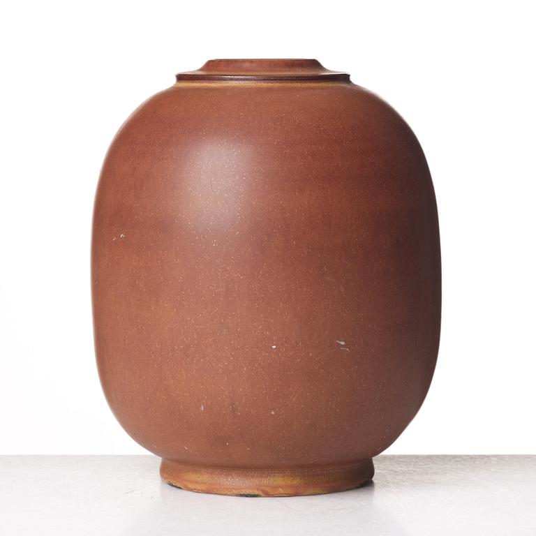 Erich & Ingrid Triller, a stoneware vase, Tobo, Sweden.