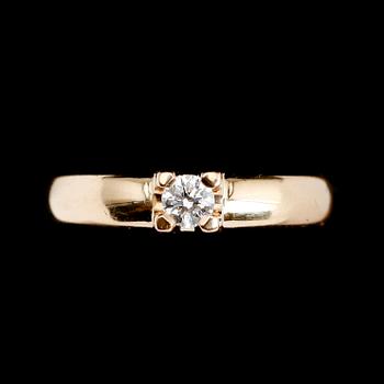 RING, 18 k guld, Schalins, solitär briljantslipad diamant 0.20 ct. Total vikt 7 gram.