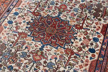 Matta, Hamadan, ca 275 x 205 cm.