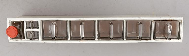 KRYDDSKÅP, 1900-talets mitt.