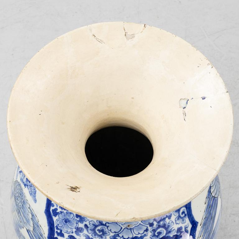 A Japanese blue and white vase, 19th century.