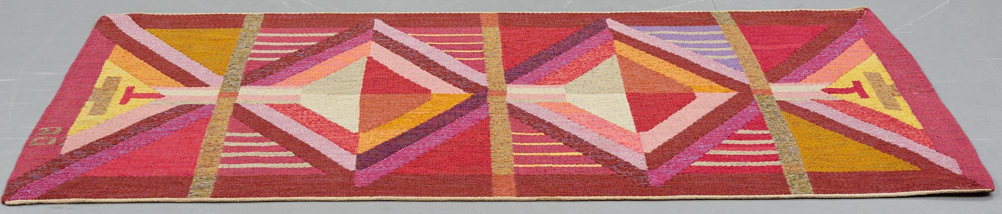 Agda Österberg, a carpet, flat weave, ca 196-201,5 x 115,5-116,5 cm, signed AÖ.