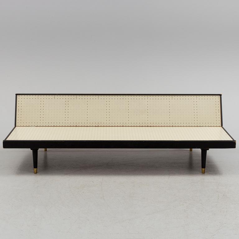 A mid 20th century daybed / sofa by Nordiska Kompaniet.