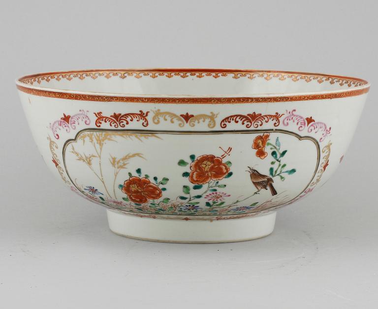 BÅLSKÅL, kompaniporslin. Qingdynastin, Qianlong (1736-1795).