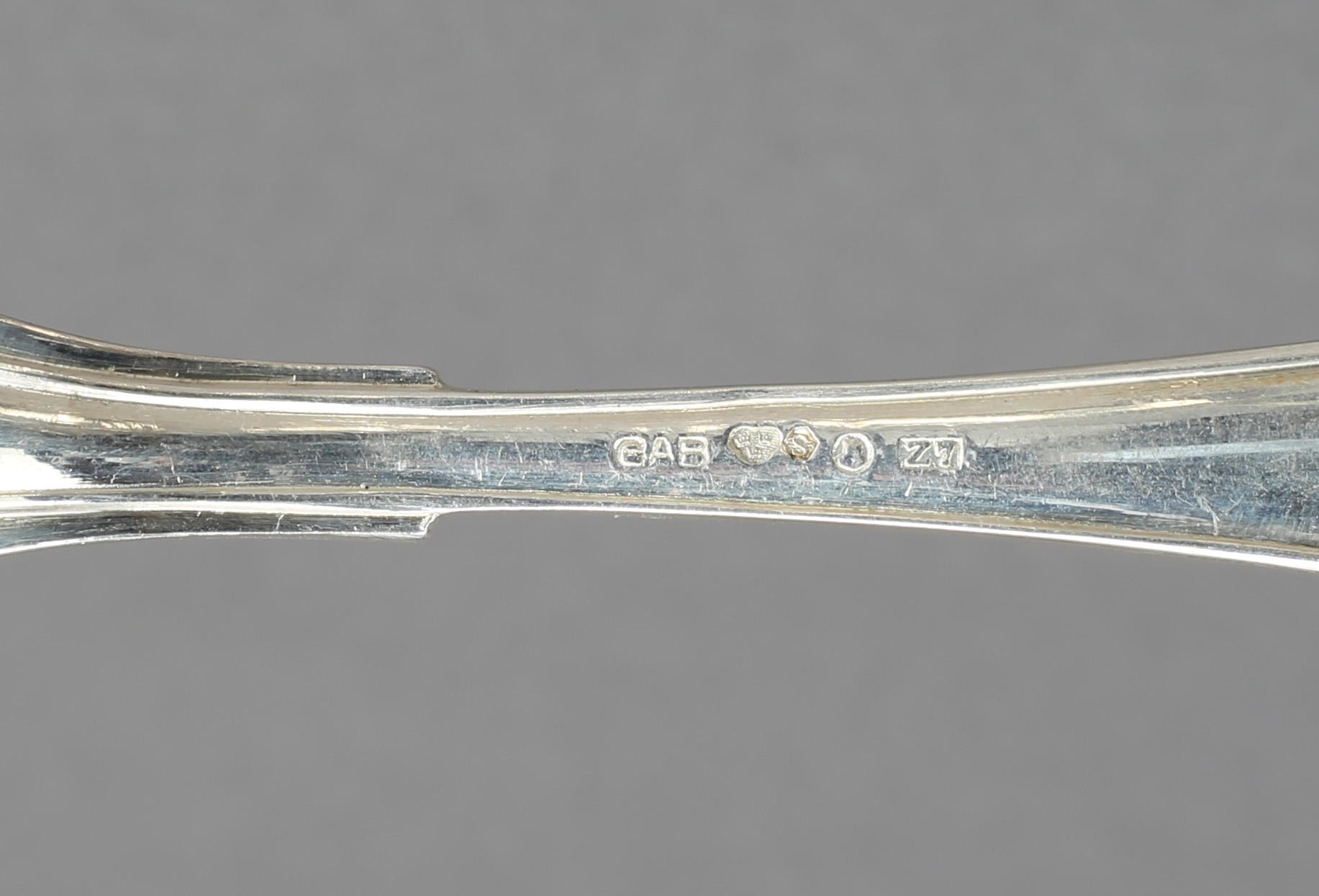 BESTICK, 86 delar, "Svensk spets", silver, bl. a. GAB och Hallbergs, första hälft 1900-talets. Vikt 3400 g.