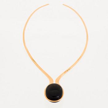 BERTEL GARDBERG, NECKLACE, polished stones, 18K gold. Kultakeskus, Helsinki Finland 1976.