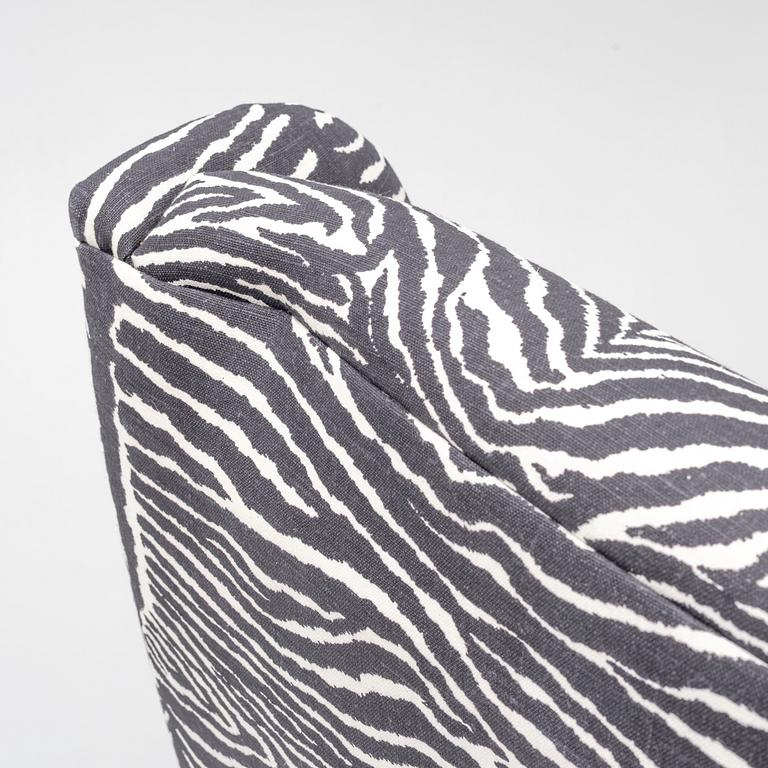 Ragnar Helsén, fåtölj "Oxford" modell B3543, Firma Svenskt Tenn.