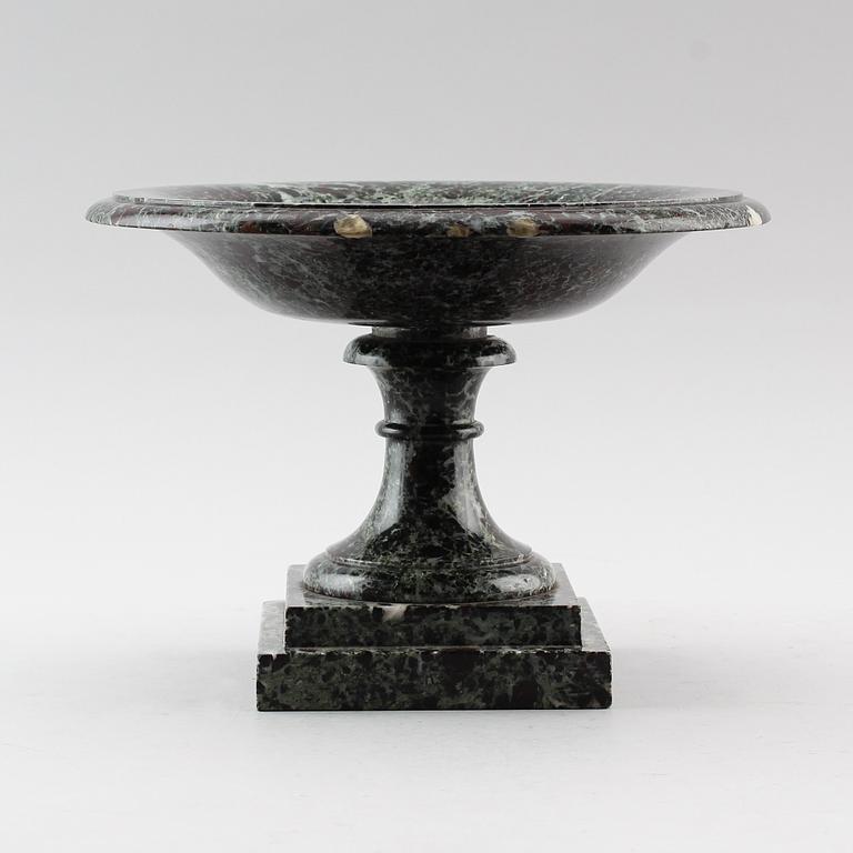 TAZZA, marmor, 1900-talets första hälft.