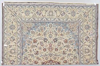 MATTA, sannolikt Isfahan, Ca 388x295 cm.