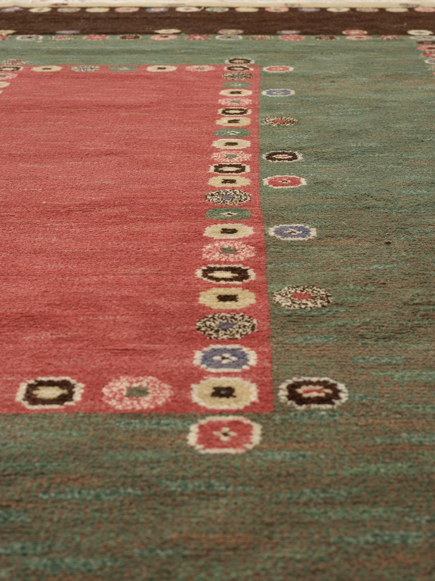 CARPET. "Tusenskönan" ("Bellis"). Knotted pile. 363,5 x 267 cm. Signed AB MMF.