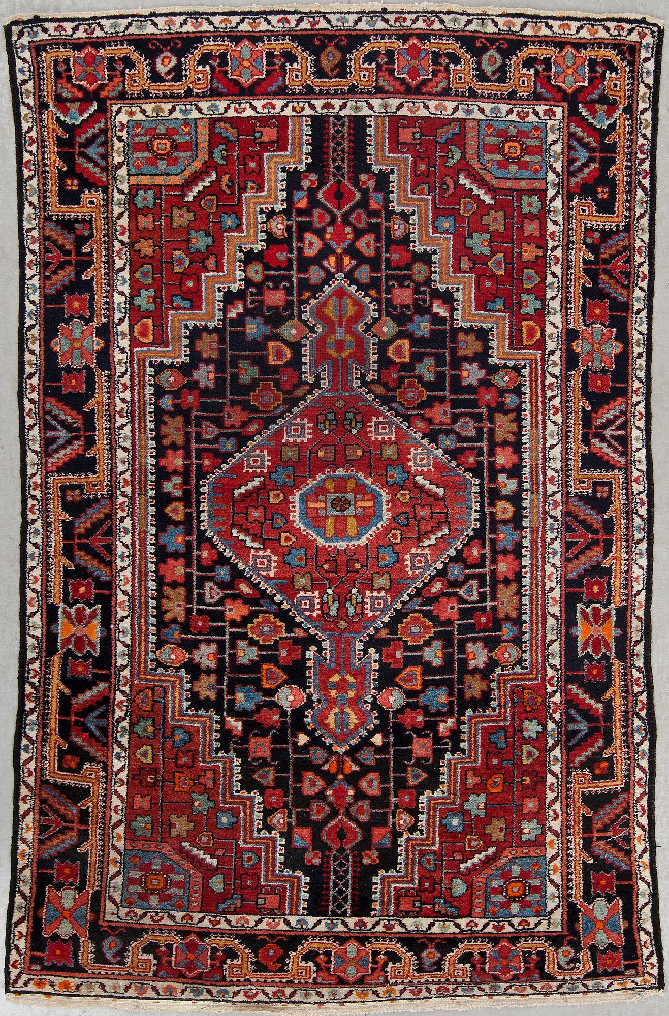 MATTA, semiantik, Malayer, ca 225 X 137 cm.