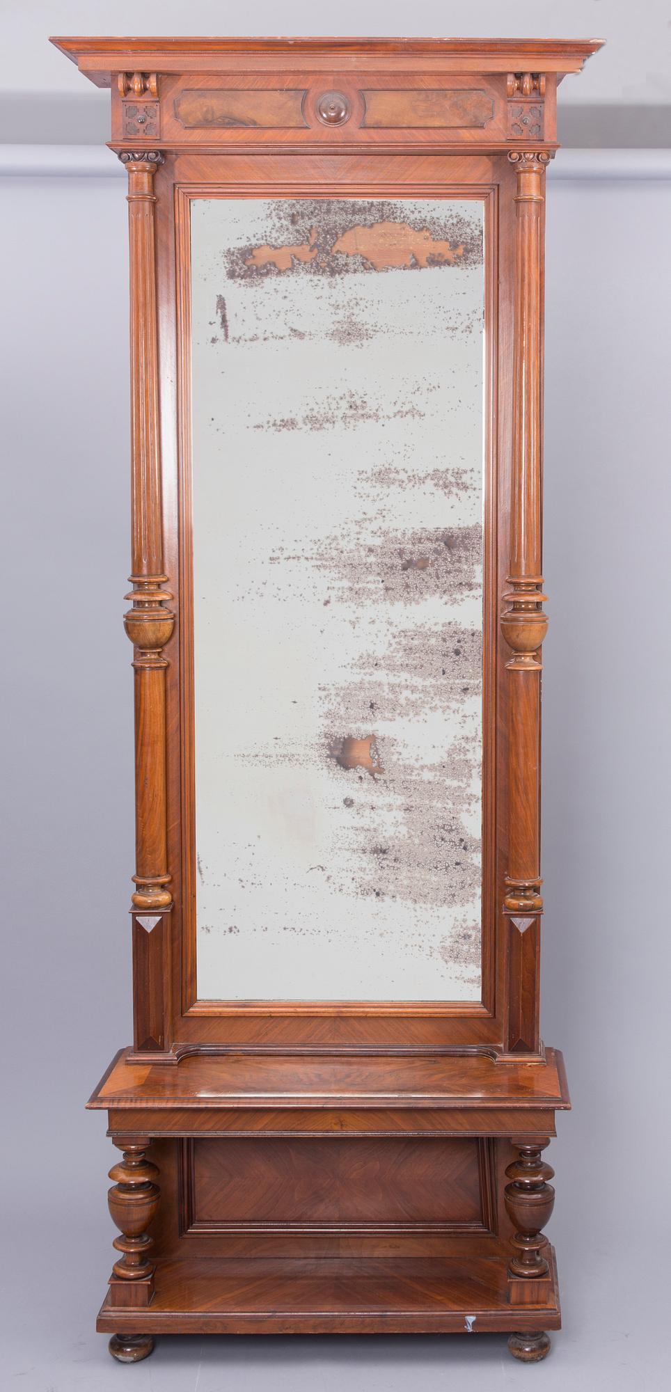 SPEGEL samt KONSOLBORD, renässansstil, 1800-talets slut.