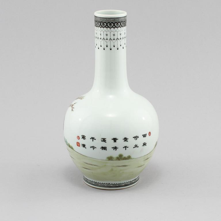 VAS, porslin, Kina, 1900-tal.