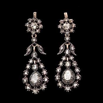 58. EARRINGS, gold/silver and rose cut diamonds.