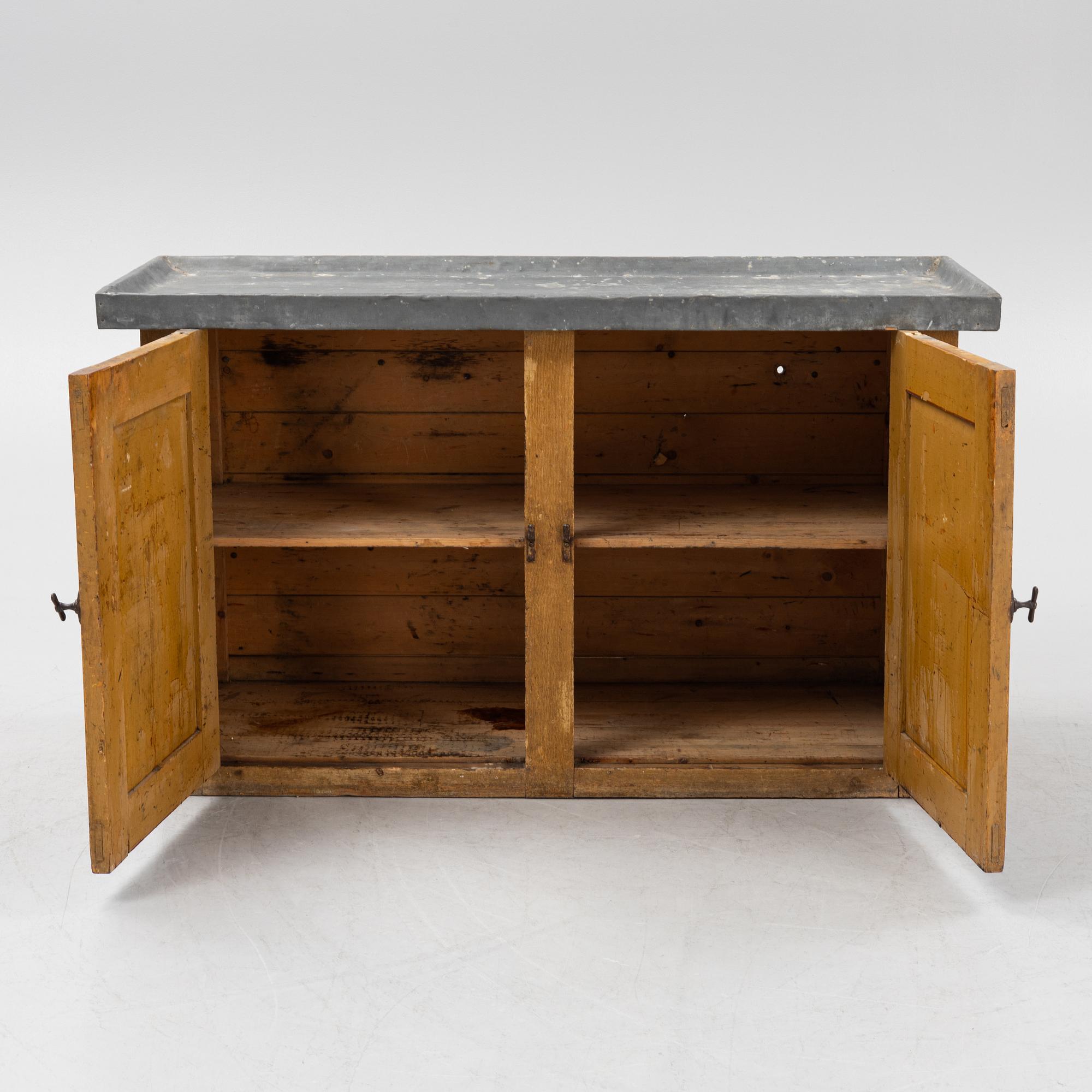 A late 19th century sink.