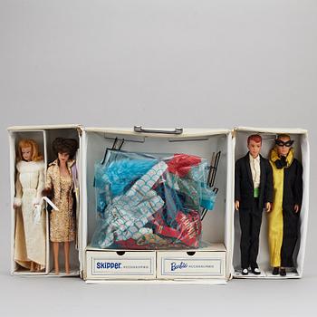 BARBIEDOCKOR, 4 st, samt accessoarer, Mattel, 1960-tal.