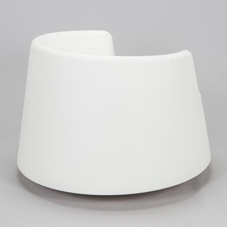 Eero Aarnio, A 'Roulette' armchair for Vondom, 2012.