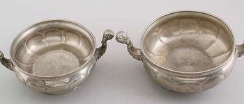 KALLSKÅLAR, 2 st, tenn, Nils Christophersson Forss, Västerås 1761/63.