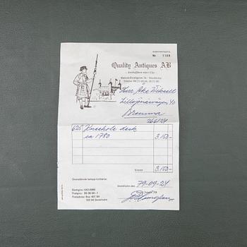 Skrivbord med uppsats gustaviansk stil omkring 1900.