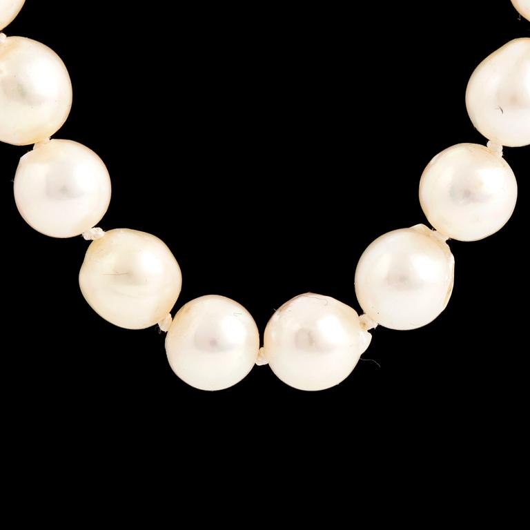 A cultured pearl necklace, Hellström & Åhrling.