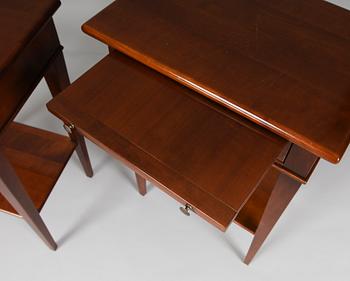 SÄNGBORD, 1 par, Richelieu, Frankrike, 1900-talets andra hälft.