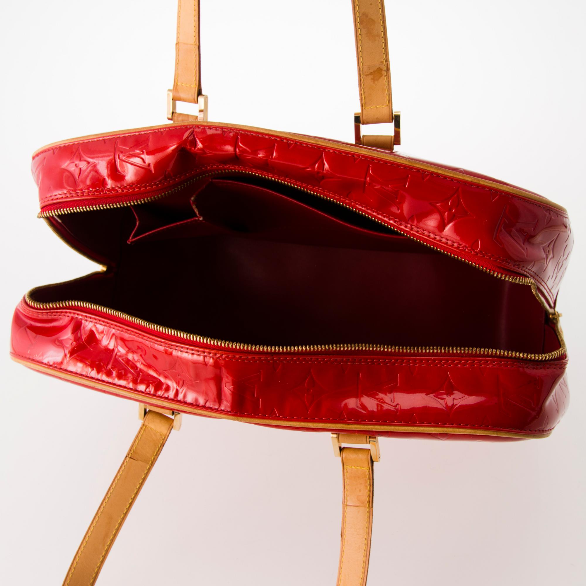 LOUIS VUITTON, "Sutton", VÄSKA.