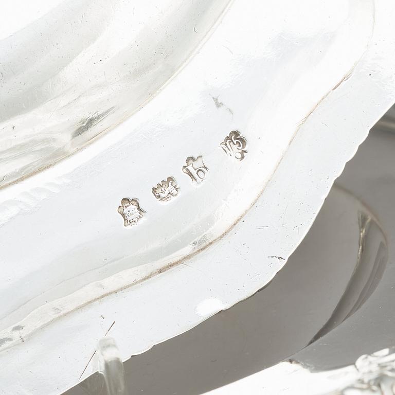 An English set of 4 x 2 silver plates, mark of Burwash & Sibley, E. Farrell, J.C. Edington London 1806-1837. (8).