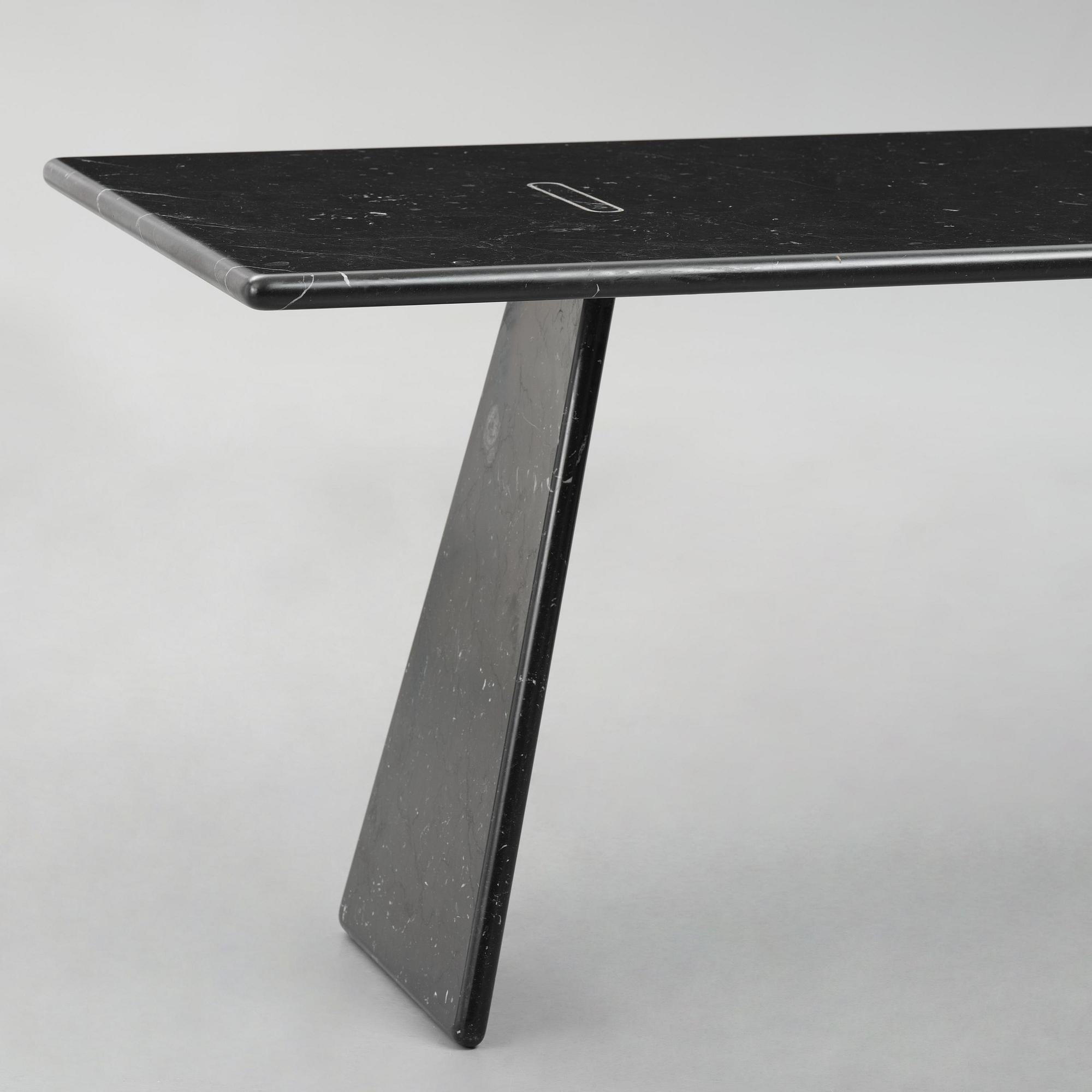 Angelo Mangiarotti, bord, "Asolo", Agapecasa, Italien, 2020.