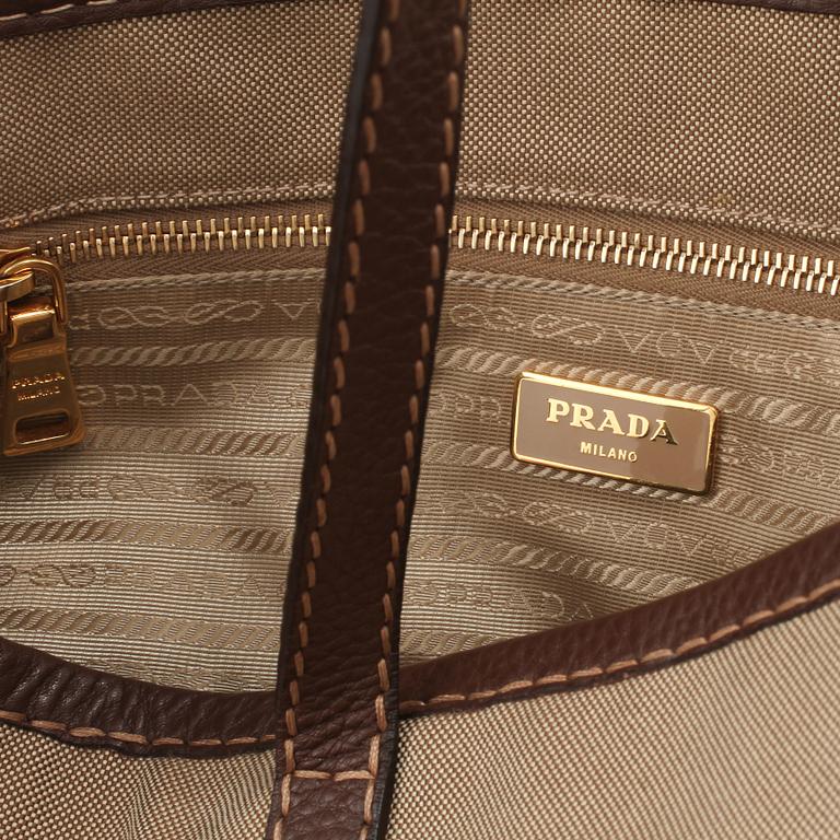 HANDVÄSKA, Prada, Milano, Italien, 2000-tal.