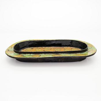 Birger Kaipiainen, a stoneware decorative dish signed Kaipiainen.